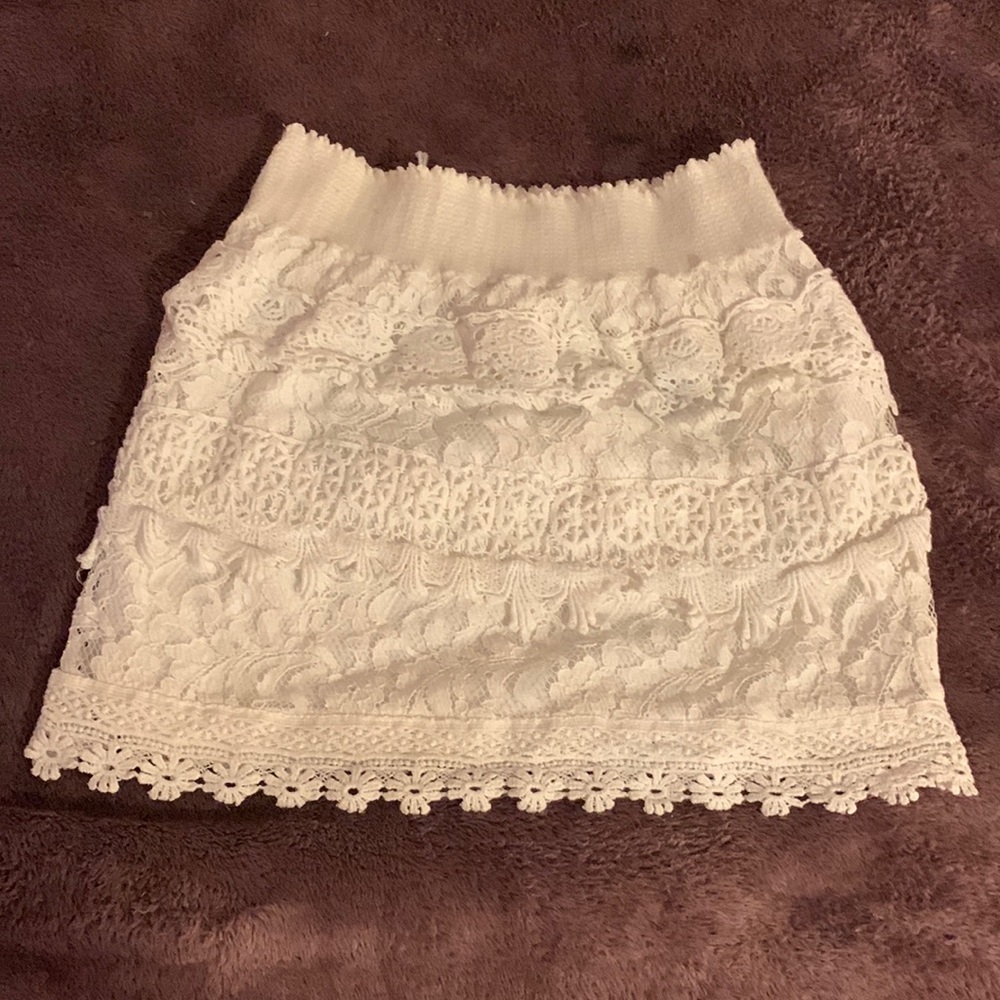 4/$20 Beautiful Alter’d State white short crocheted lace tiered skirt-S